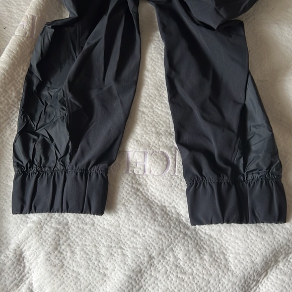 Black Under Armor splash pants - Picture 3 of 3